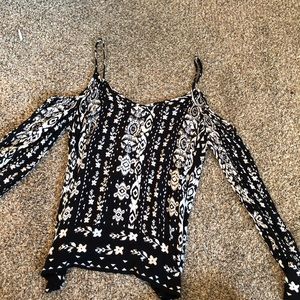 Tribal print cold-shoulder shirt